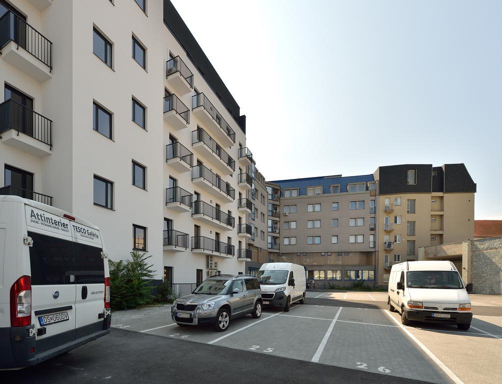 Charming & Cozy Ambiente Apartments ブラチスラヴァ エクステリア 写真