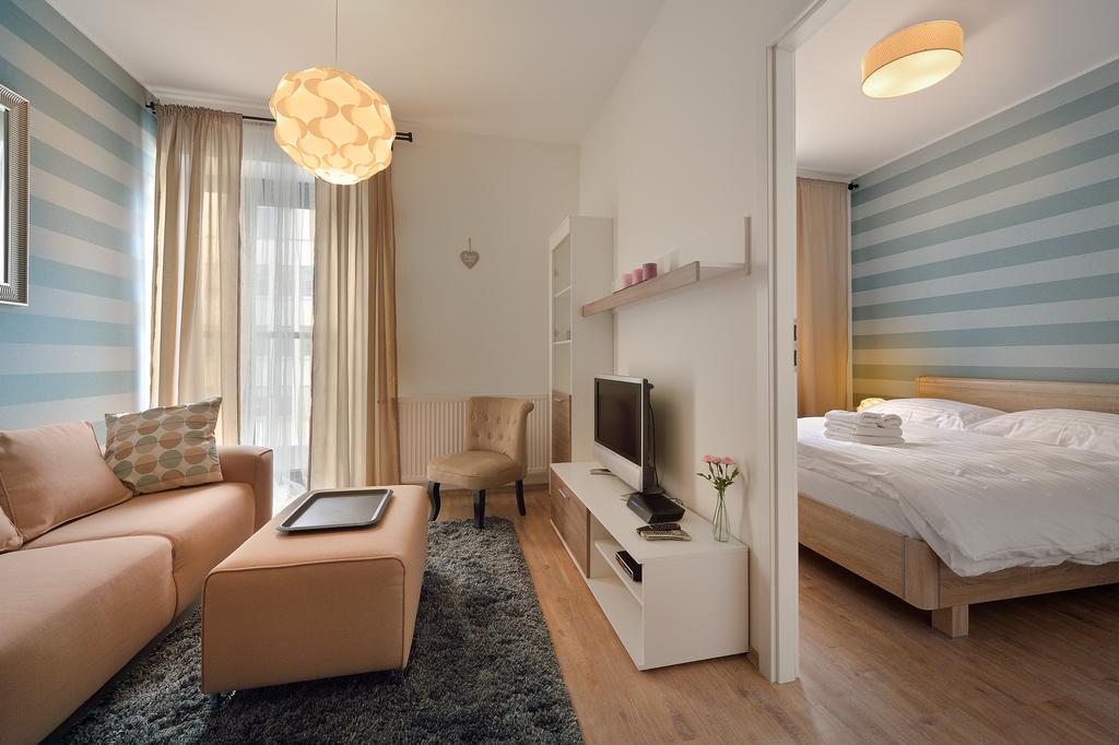 Charming & Cozy Ambiente Apartments ブラチスラヴァ エクステリア 写真