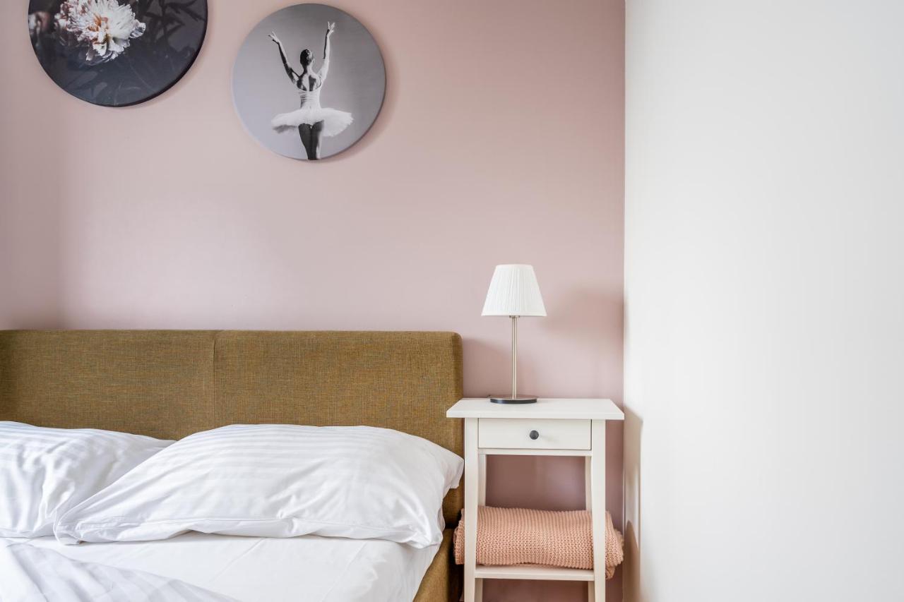 Charming & Cozy Ambiente Apartments ブラチスラヴァ エクステリア 写真